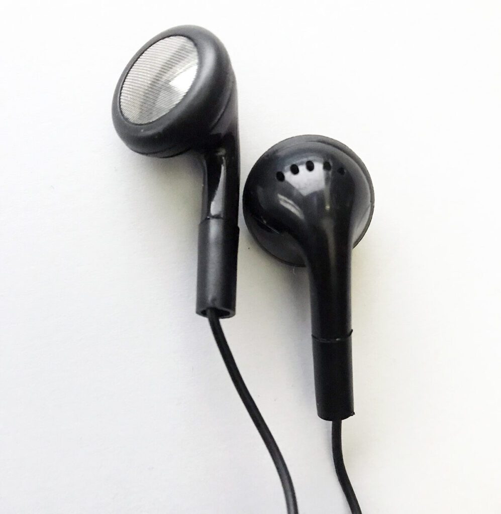 BLACK Stereo InEar Earbuds w/ 3.5mm plug (no mic) Low Cost Earbuds
