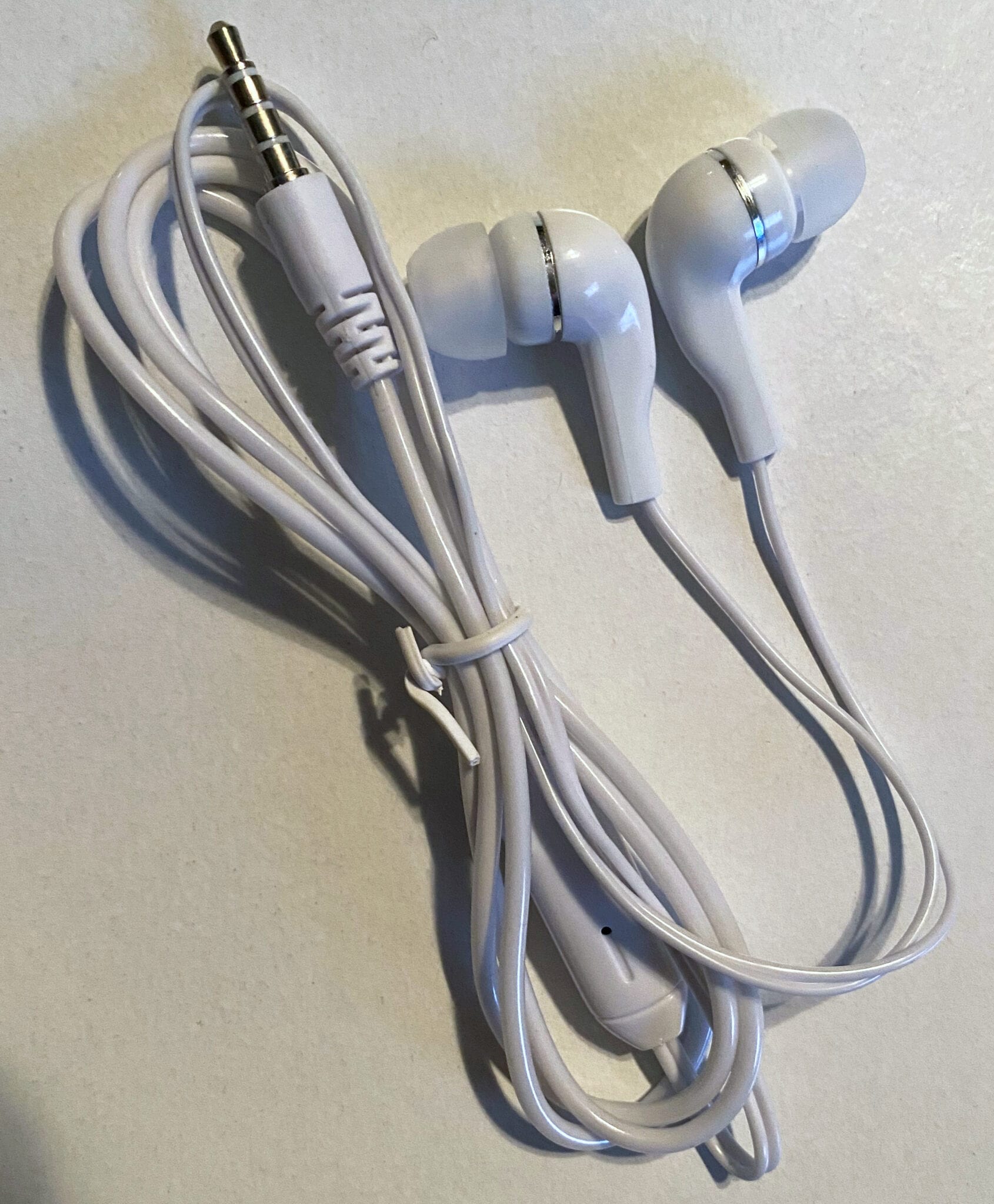 WHITE/SILVER UNIVERSAL Headset / Hands Free Earbuds w/ Microphone Low Cost Earbuds