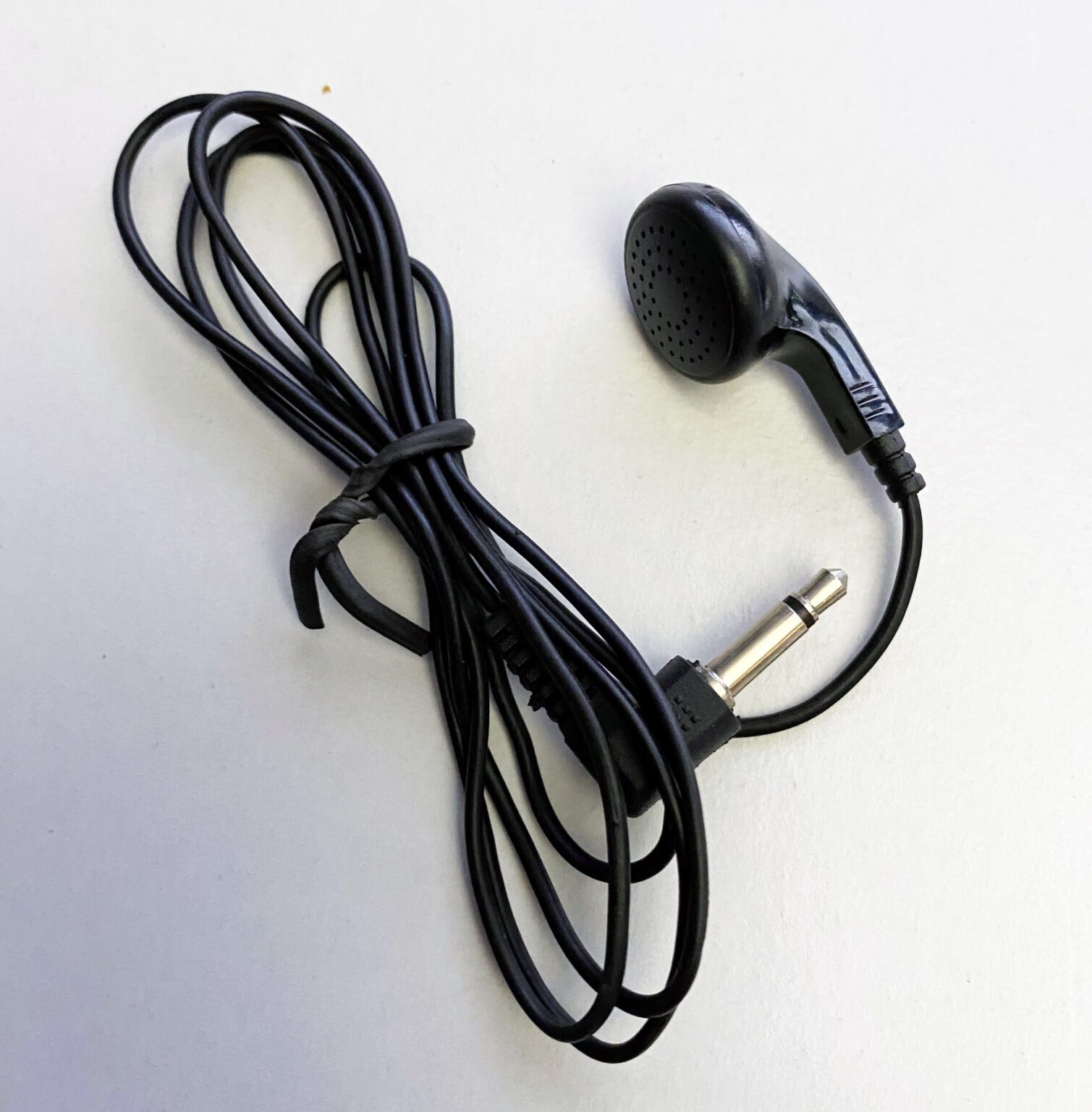 Universal Black 3.5mm Mono Single Side Earbud - Low Cost Earbuds